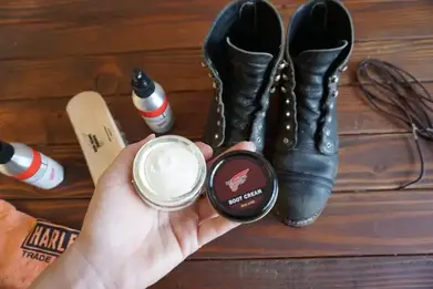 How to get tar off shoes