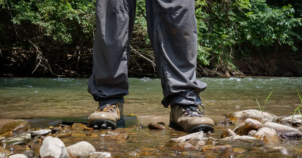 how to stop faux leather boots from squeaking