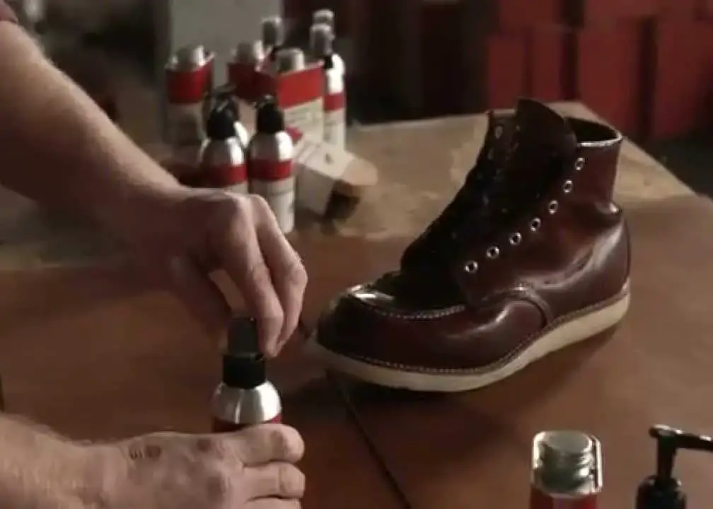 Should You Oil New Boots Beginners Guide To Oiling Work Gearz