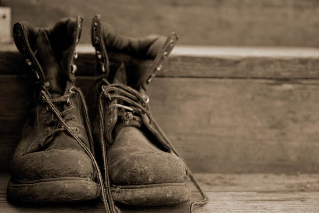 How to Stop your Work Boots from Squeaking? | Work Gearz