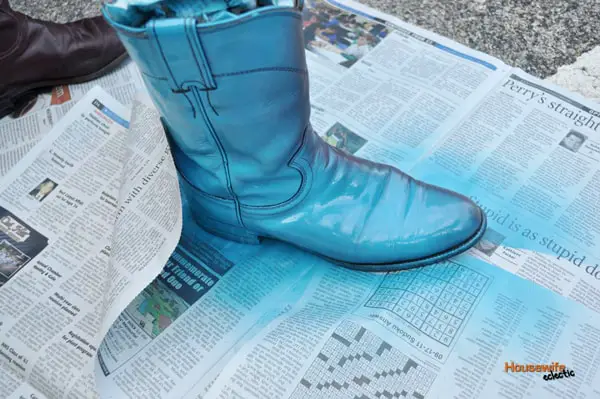 Can You Spray Paint Your Work Boots