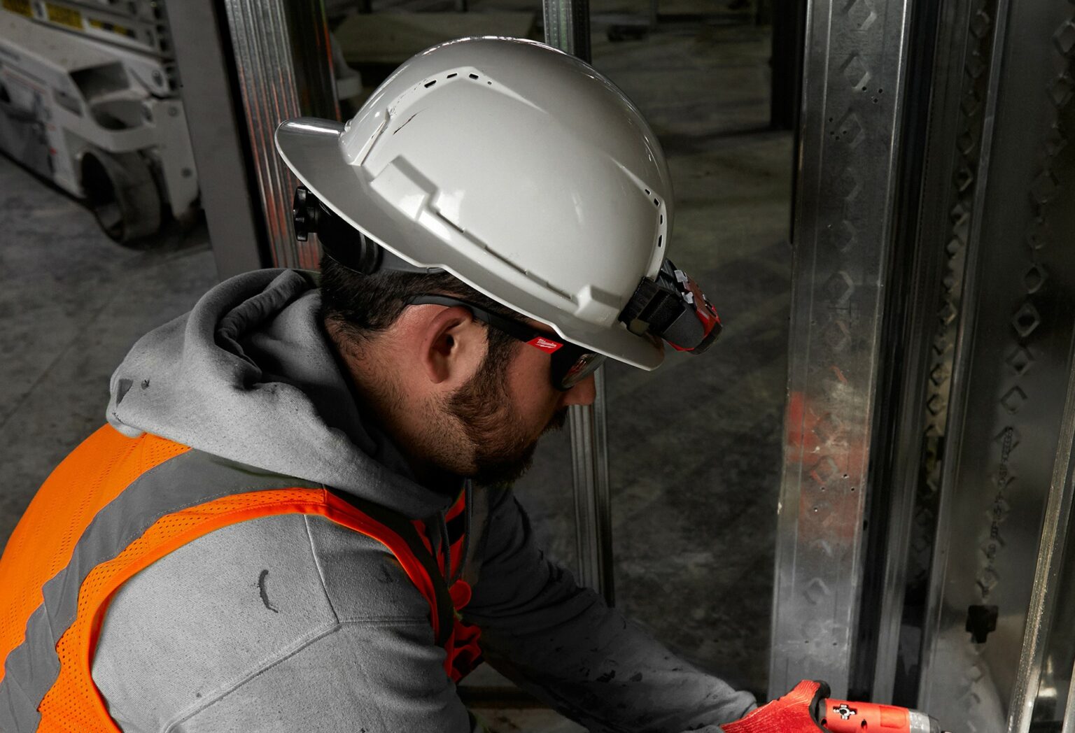 6 Best Hard Hats for Big Heads Work Gearz