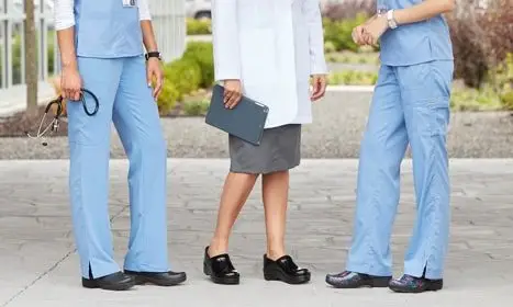 Why Do Nurses And Doctors Wear Clogs Work Gearz