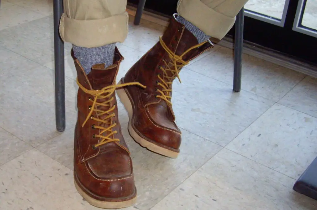 Best Moisture Wicking Socks for Work Boots