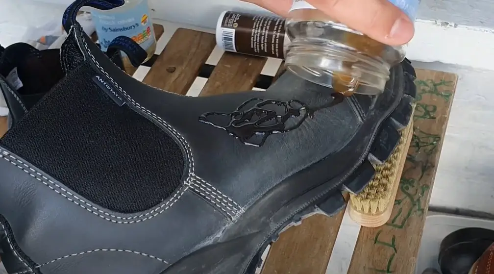 ¿El aceite de pata de buey daña las botas impermeables?