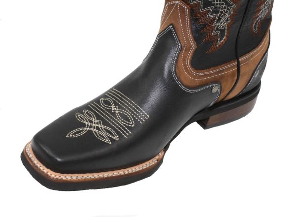 Square toe design of cowboy boots