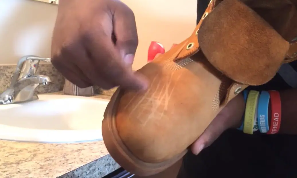 How to remove hot sale scratches from timberland boots